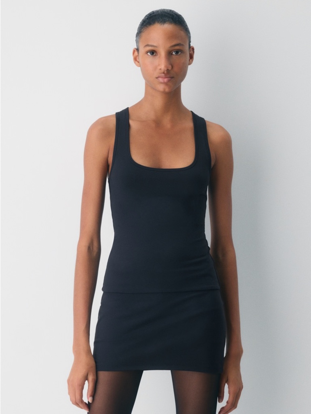 Aritzia Original Contour Affirm Tank